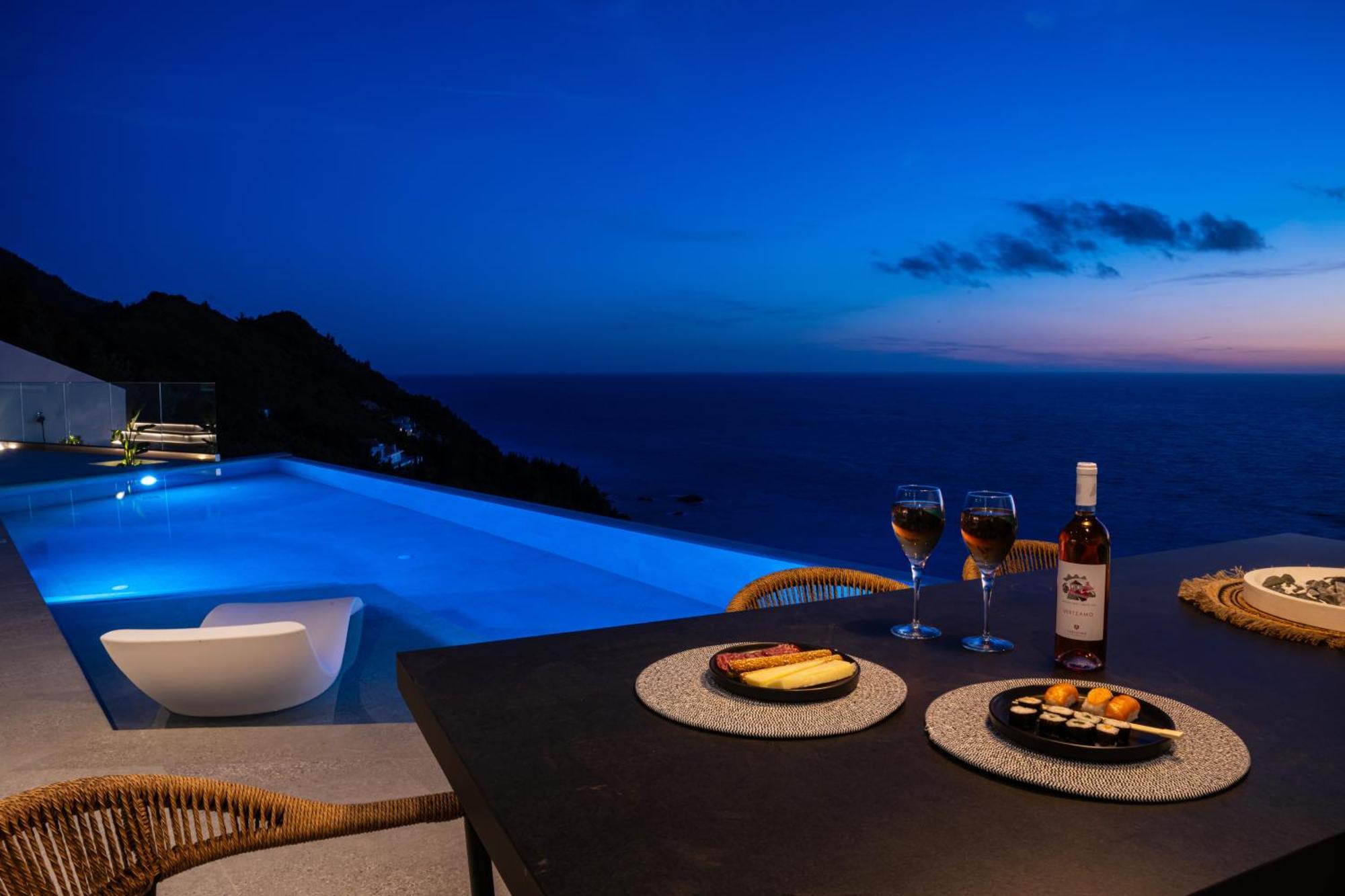 Aelliades Villa *